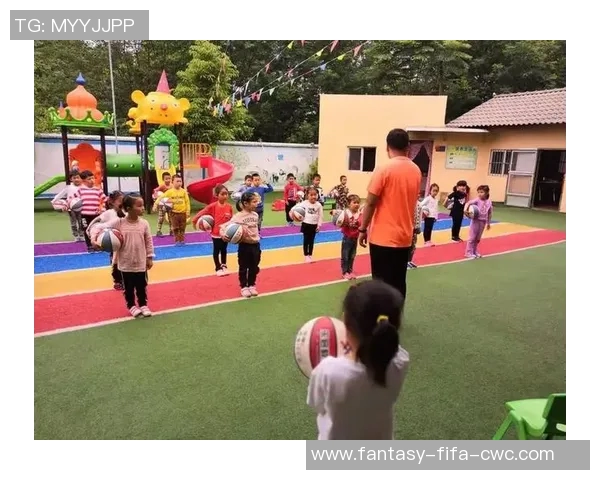 幼儿园篮球课:培养孩子团队合作精神与运动能力的快乐体验 幼儿园篮球课:培养孩子团队合作精神与运动能力的快乐体验